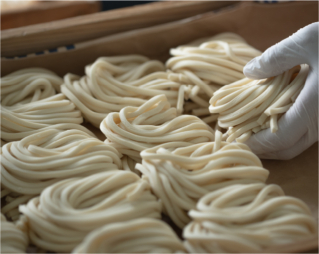 国産小麦と自然薯を使った麺を製造